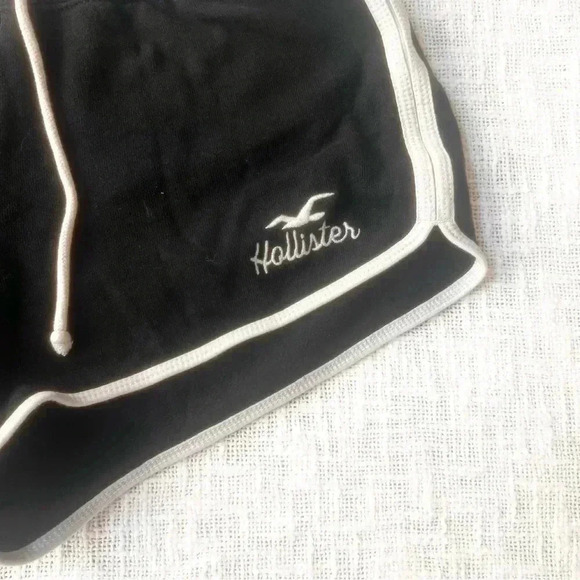 Hollister Shorts - Picture 2 of 3